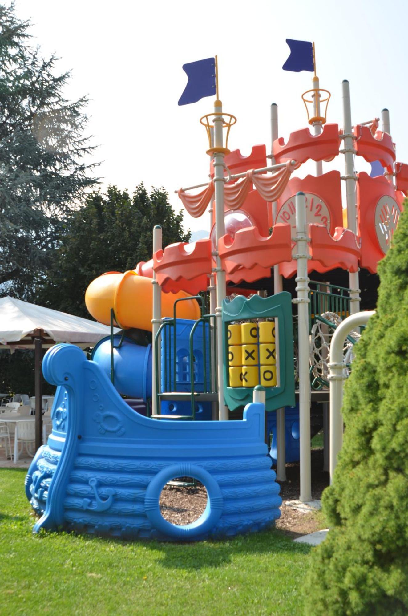 Family Hotel Primavera 레비코온천 외부 사진
